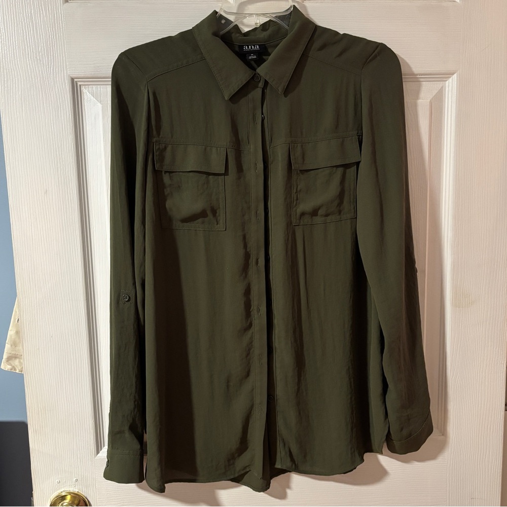 a.n.a. Dark Green Button Down Collared Shirt M